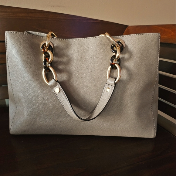 Michael Kors Saffiano Leather Cynthia Satchel ! - Picture 3 of 12